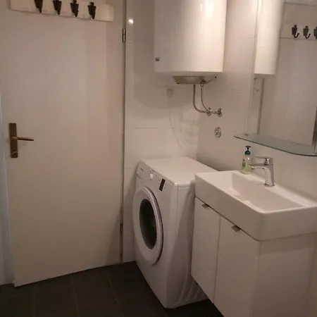 아파트 Vivian 풀라