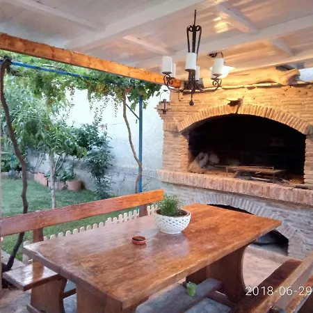 Vivian 아파트 풀라