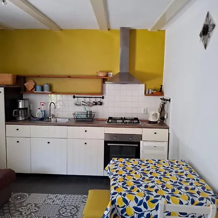 Vivian Apartman Póla